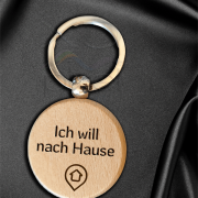 Anhänger aus Buchenholz mit Edelstahlring, Form Rund